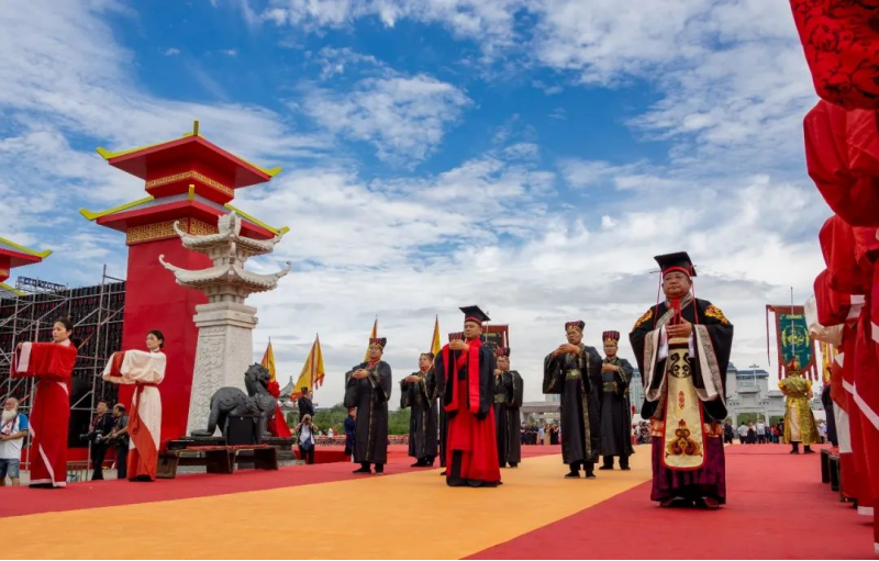 中国消费升级与文化复兴大会丨古井贡酒·年份原浆第十届秋季开酿大典隆重举行457.png