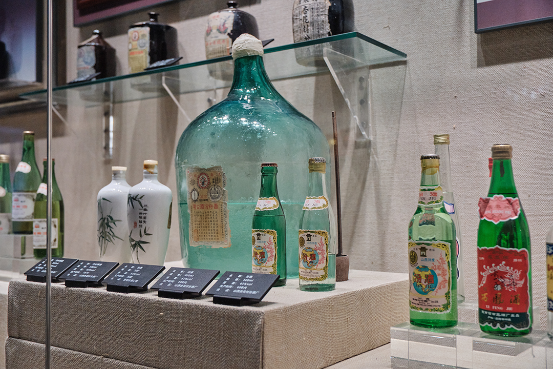 竹叶青系列丨酒标变“年轮”，竹叶青的消费简史