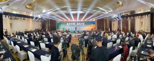 “赤水佳酿·亲民万家”2026赤水河酱香白酒生态酿造黄金产区“亲民酒”上市发布会在成都举行