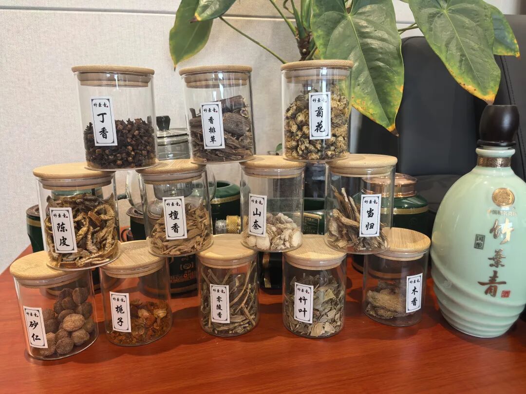 汾酒之&ldquo;清、雅、香&rdquo;&mdash;&mdash;恰恰是竹叶青灵魂的藏身之处